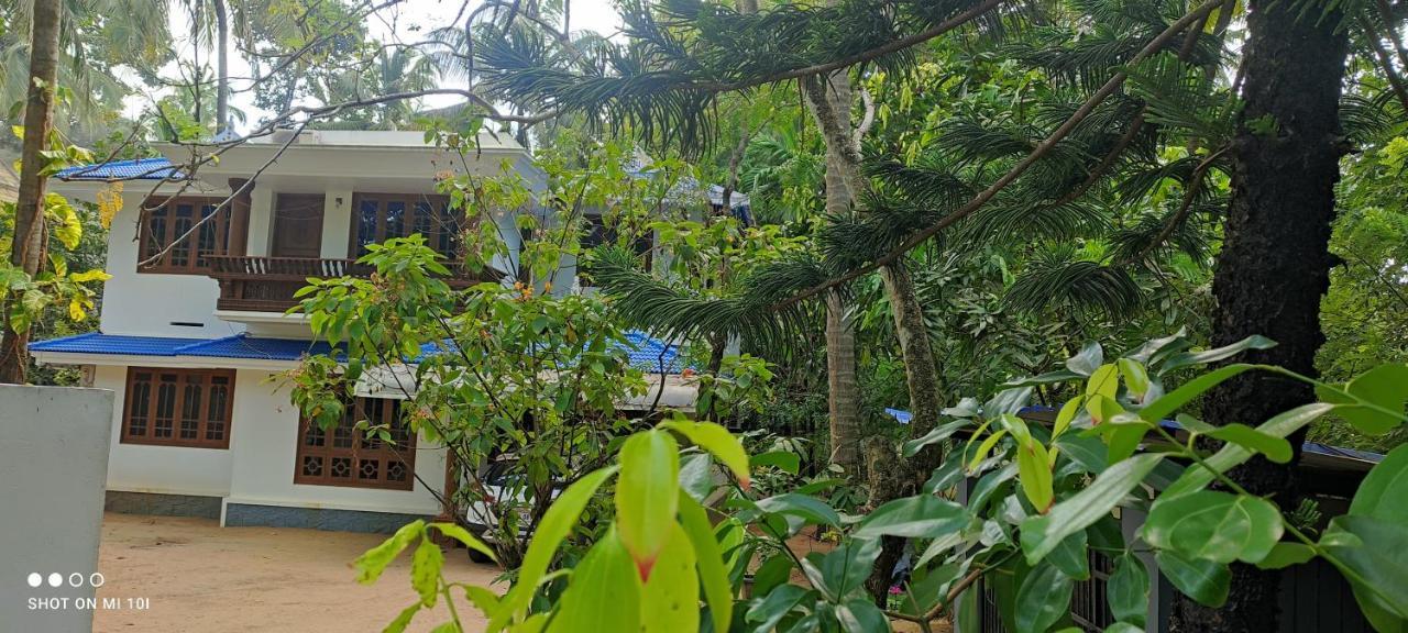 Vyshnavi Home Stay Thanniyam Eksteriør bilde